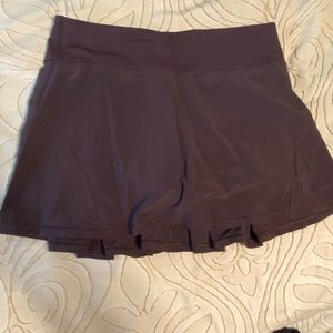 Lululemon size 6 tall burgundy skirt